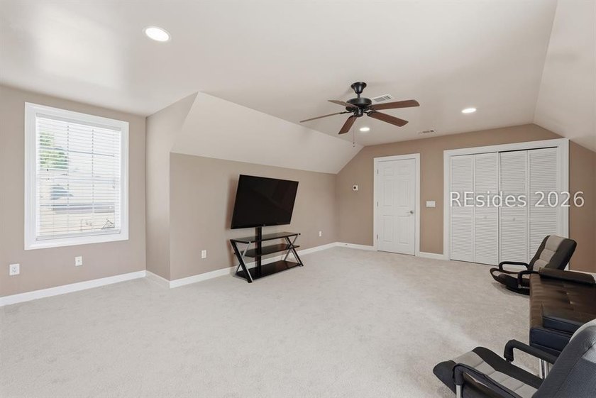 MOTIVATED SELLER - Welcome to 24 Bainbridge Way, a beautifully - photo 35