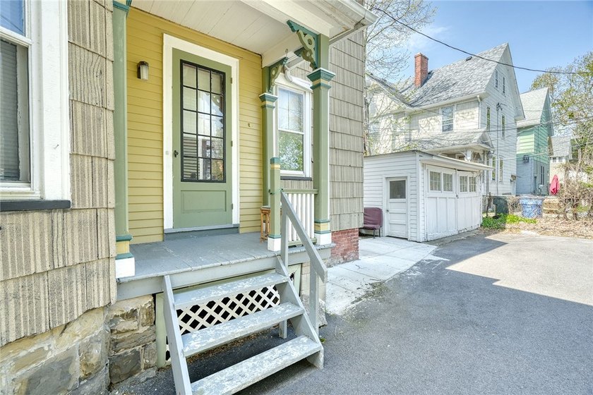 Welcome to 485 Meigs Street (14607)! This classic two-family - photo 4