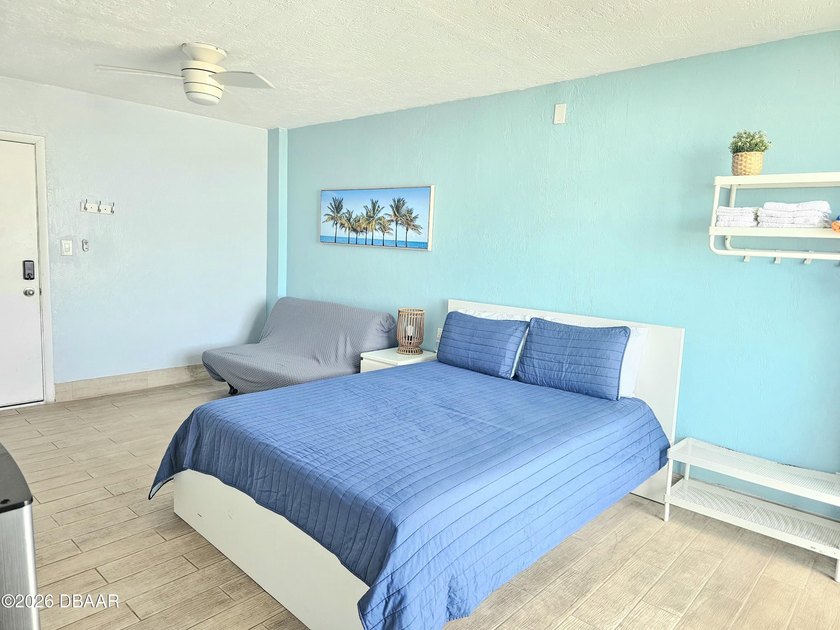 DIRECT OCEANFRONT Unit, absolutely adorablepletely updated - photo 11