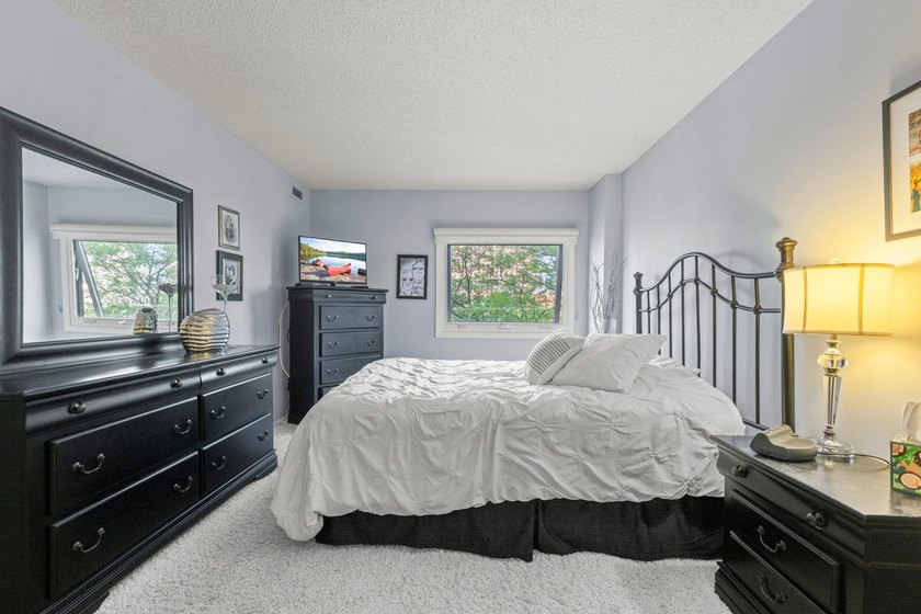 Enjoy easy downtown living in this beautifully maintained - photo 26