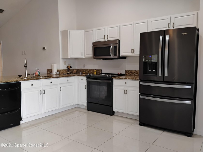 Great floor plan for this 3 bedroom, 2 bath home, metal roof - photo 8