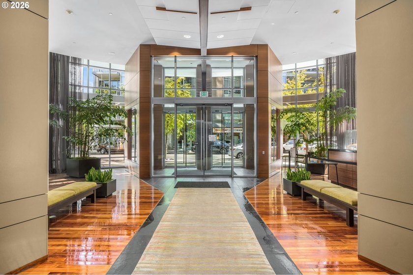 Experience penthouse living in the John Ross with this fully - photo 3
