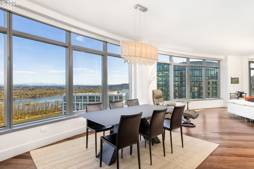 Experience penthouse living in the John Ross with this fully - photo 8