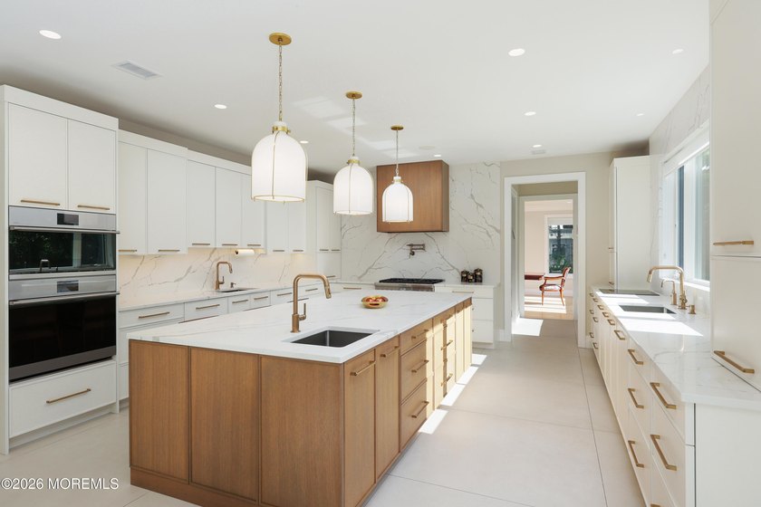 An extraordinary custom-built estate where luxury, craftsmanship - photo 14