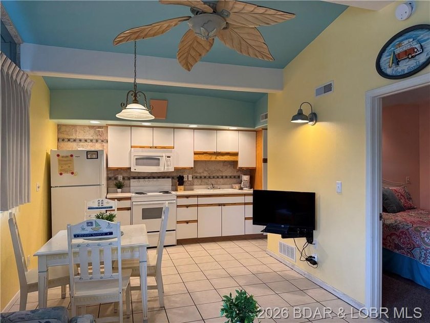 Rare waterfront INVESTMENT OPPORTUNITY with proven vacation - photo 25