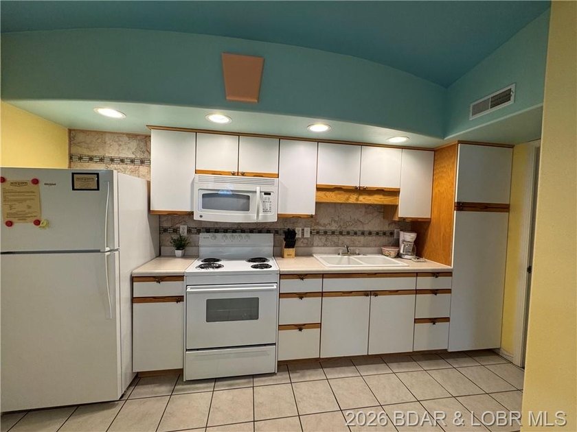 Rare waterfront INVESTMENT OPPORTUNITY with proven vacation - photo 26