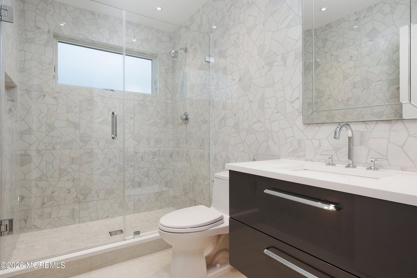 An extraordinary custom-built estate where luxury, craftsmanship - photo 31