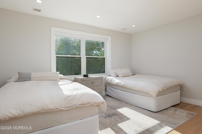 An extraordinary custom-built estate where luxury, craftsmanship - photo 32
