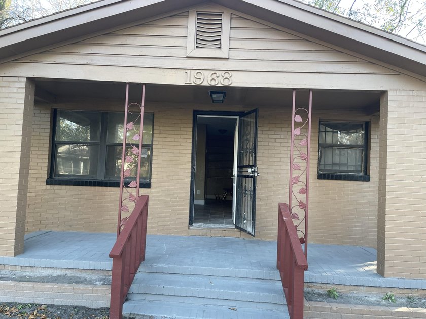 Own one of the nicest and most well maintained house on this - photo 16
