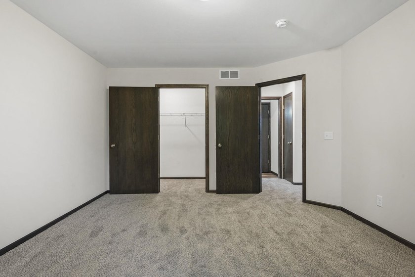 Fantastic investment opportunity featuring 4 ZERO-LOT LINE - photo 16