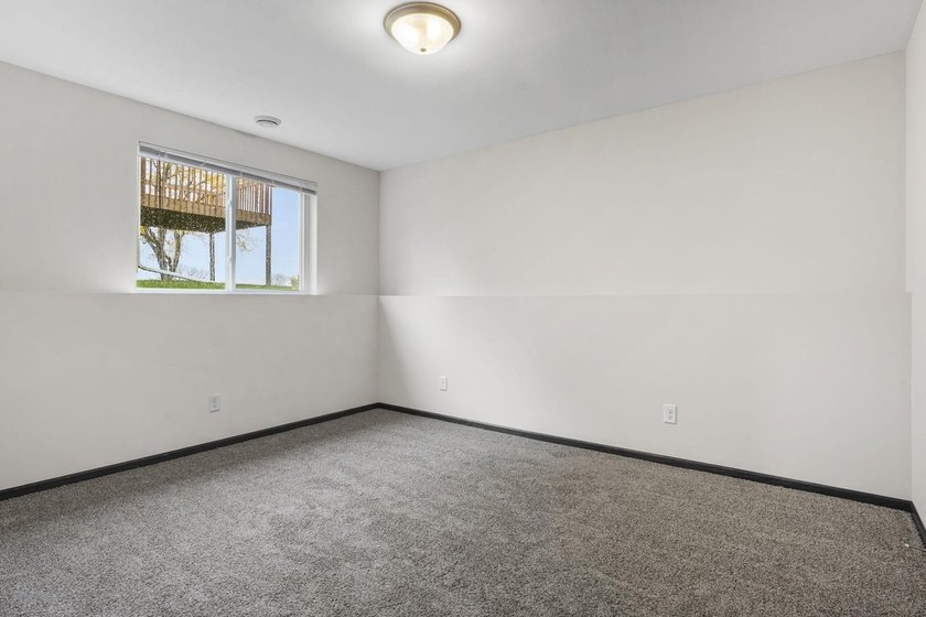 Fantastic investment opportunity featuring 4 ZERO-LOT LINE - photo 26
