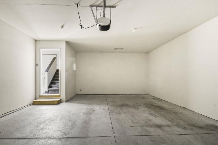 Fantastic investment opportunity featuring 4 ZERO-LOT LINE - photo 35