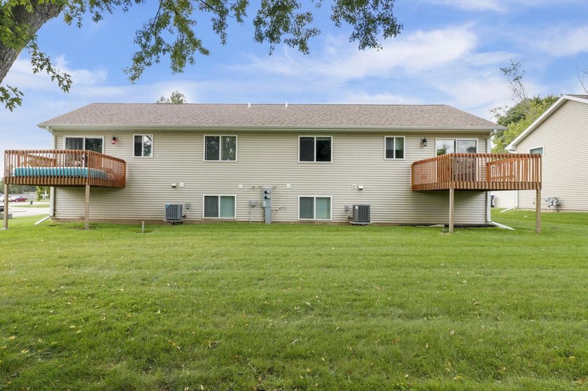 Fantastic investment opportunity featuring 4 ZERO-LOT LINE - photo 39