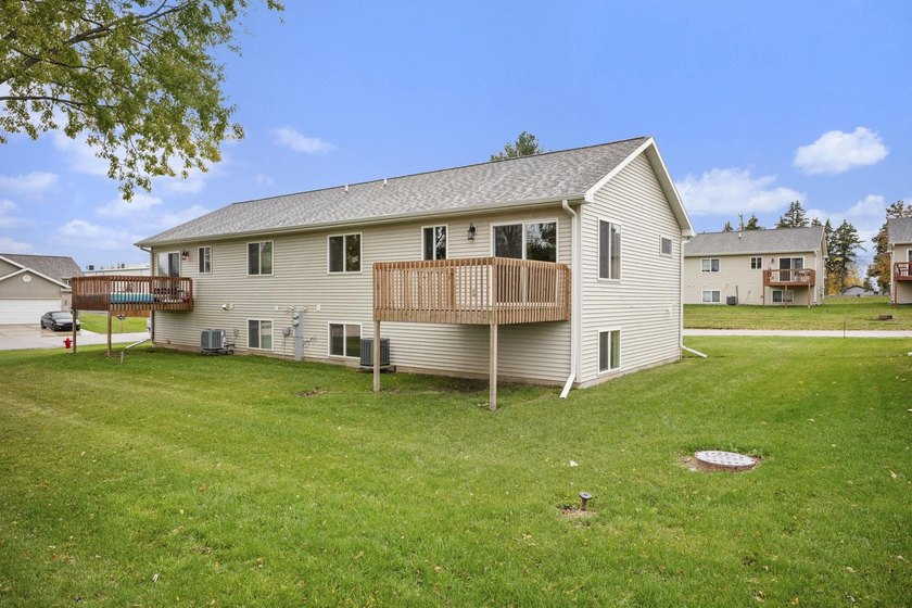 Fantastic investment opportunity featuring 4 ZERO-LOT LINE - photo 41
