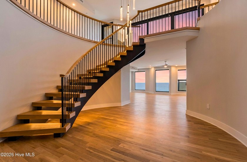 Spanning nearly 9,000 square feet across the 14th and 15th - photo 4