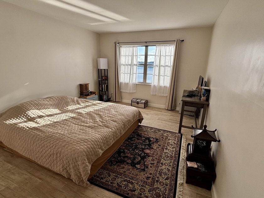 Discover this beautifully renovated 2-bedroom, 2-bathroom condo - photo 13
