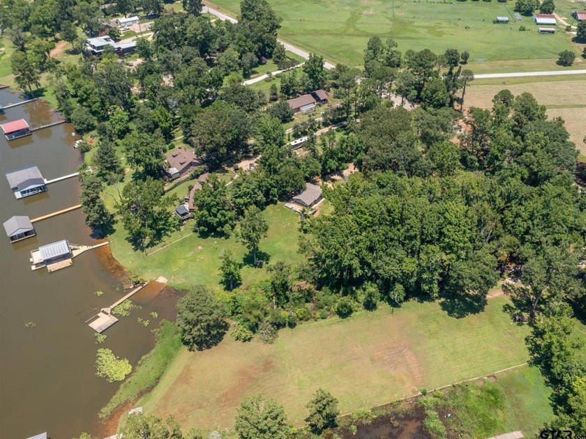 AMAZING Lake Tyler location, this gorgeous over-sized 1.4536 ac - photo 20