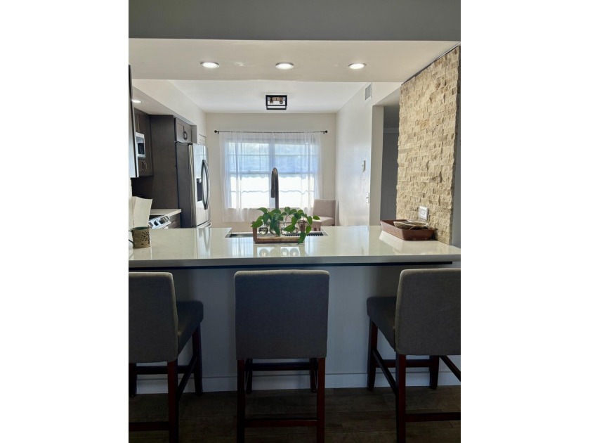 Discover this beautifully renovated 2-bedroom, 2-bathroom condo - photo 21