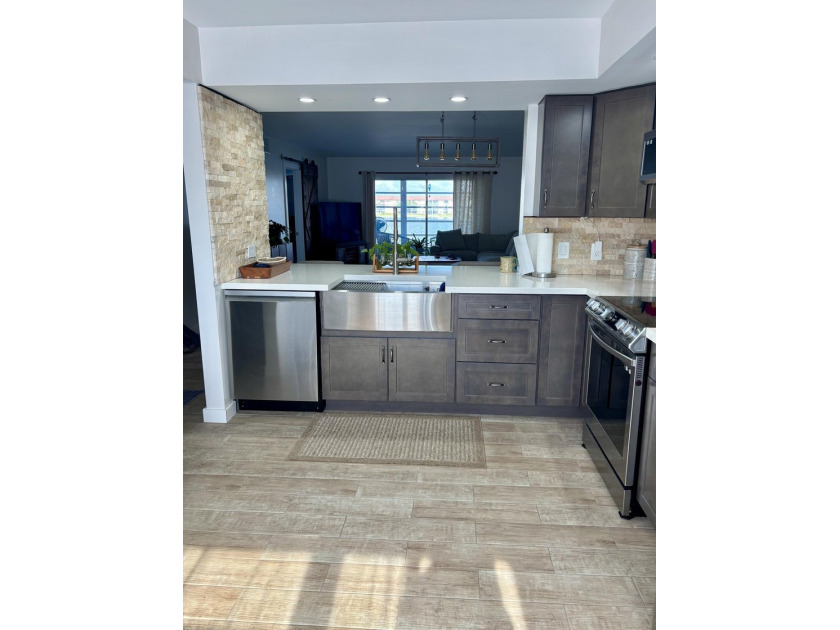 Discover this beautifully renovated 2-bedroom, 2-bathroom condo - photo 25