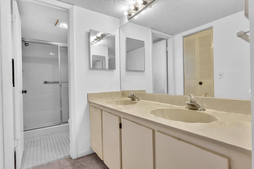 GREAT 2/2 CONDO WITH LAKE VIEW...2 CLUB HOUSES WITH GREAT - photo 29