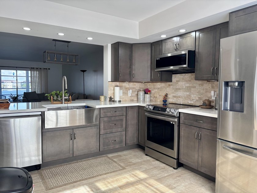 Discover this beautifully renovated 2-bedroom, 2-bathroom condo - photo 37