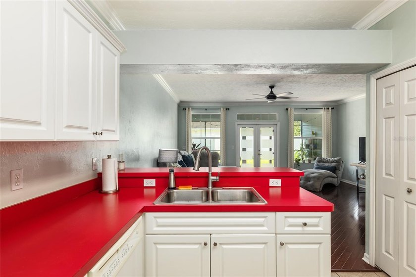 Welcome to this beautifully maintained good size 3-bedroom with - photo 12