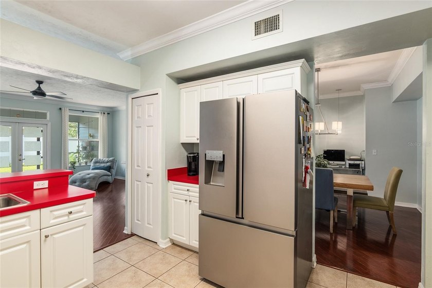 Welcome to this beautifully maintained good size 3-bedroom with - photo 13