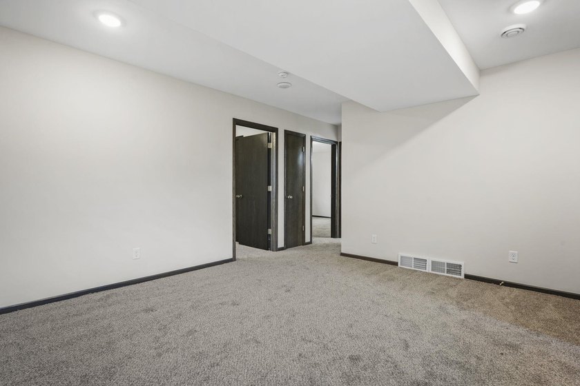Breathtaking water views from this fully remodeled ZERO-LOT LINE - photo 25