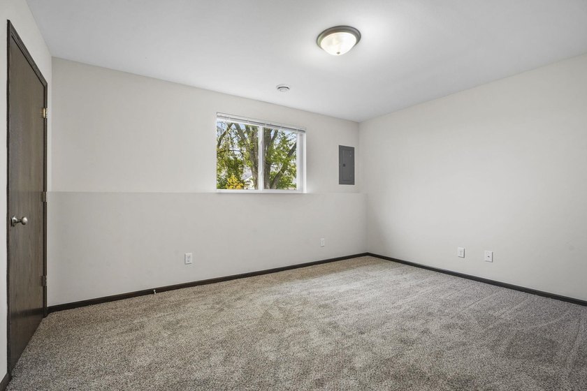 Breathtaking water views from this fully remodeled ZERO-LOT LINE - photo 31