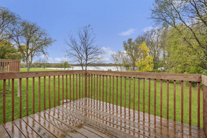Breathtaking water views from this fully remodeled ZERO-LOT LINE - photo 36