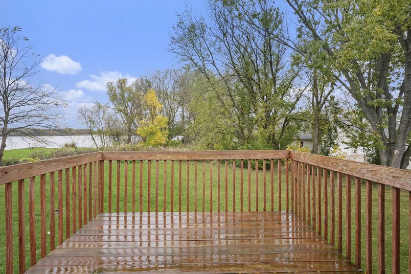 Breathtaking water views from this fully remodeled ZERO-LOT LINE - photo 37