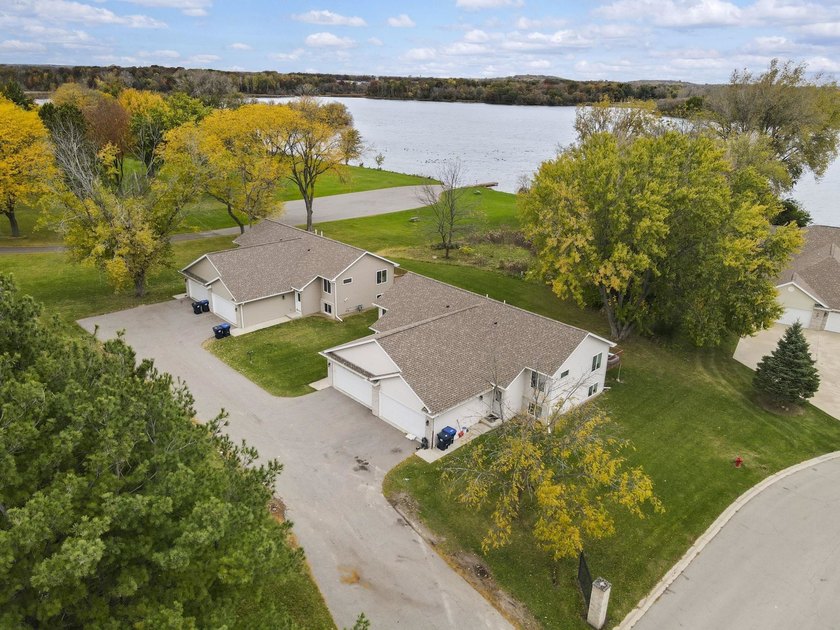 Breathtaking water views from this fully remodeled ZERO-LOT LINE - photo 39
