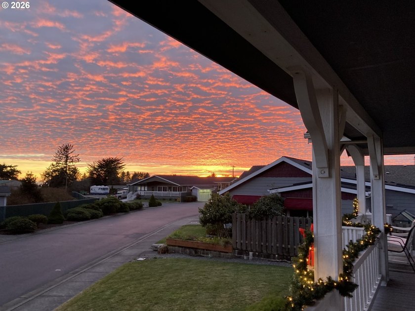 Wake Up to Sunrises, Wildlife, and Coastal Living! Lovely - photo 2