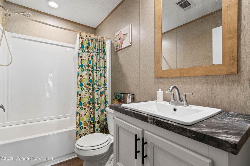 Welcome to this beautifully 2021-built double-wide home offering - photo 7