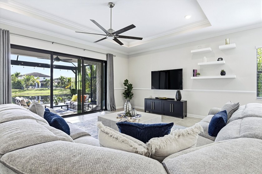 Well Appointed 3 bedrooms 2.5 bath home located on the lake in - photo 11