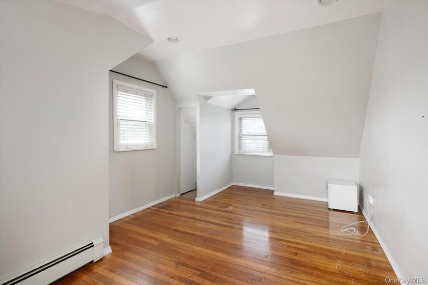 Welcome to this charming, well maintained Cape Cod style house - photo 13