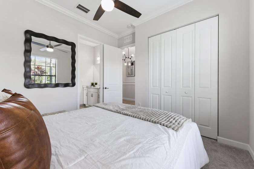 Well Appointed 3 bedrooms 2.5 bath home located on the lake in - photo 17