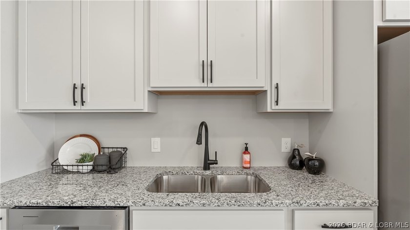 Discover the pinnacle of Lake of the Ozarks living at Niangua - photo 26