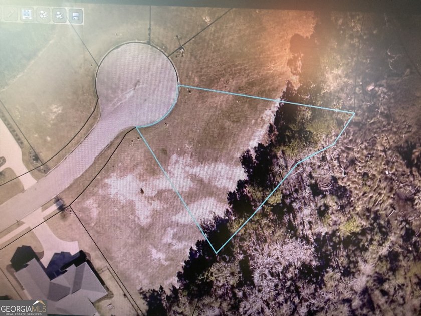 PRICED TO SELL!! Nearly half an acre lot on a cul-de-sac in the - photo 2