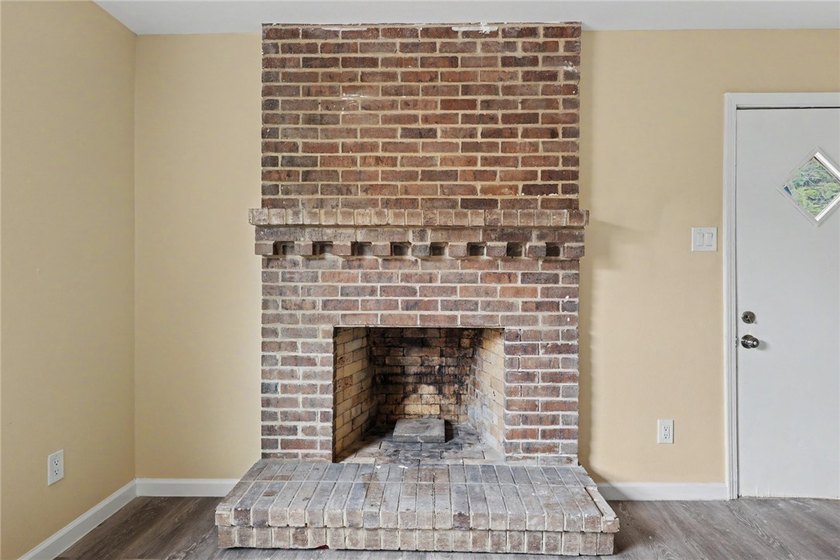 Totally remodeled 3-bedroom,2-bathroom home located in the - photo 8