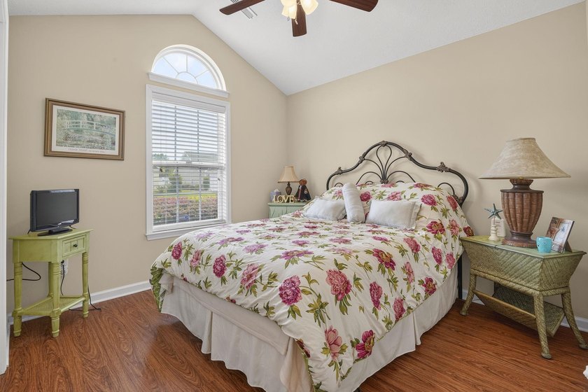 Welcome to 308 Barton Loop - a beautifully maintained 3-bedroom - photo 12