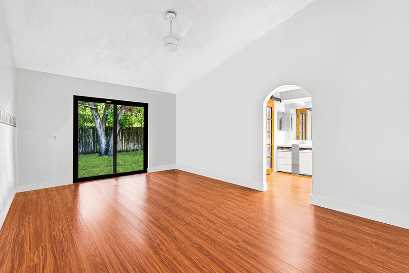 One-story 5BR/4BA home on an oversized lot over 8500 sq. ft. in - photo 29