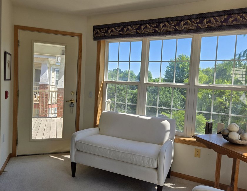 Discover your new home in this charming third floor condo - photo 13