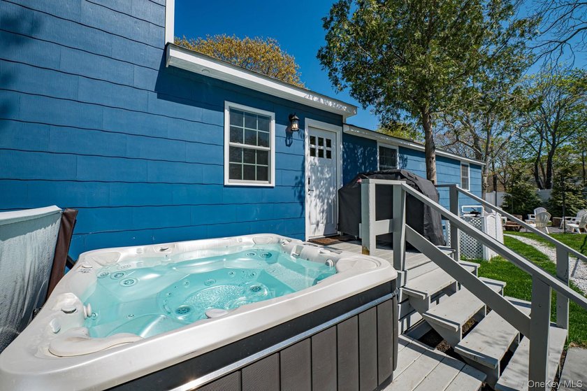 Ideally situated in the heart of Hampton Bays with walk-to- town - photo 15
