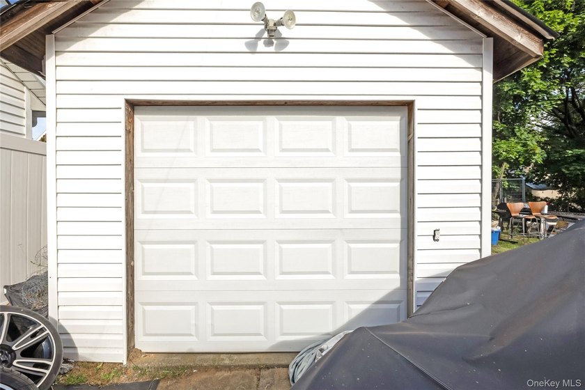 Welcome To This Well-Maintained 2 Bedroom, 2 Bathroom Home In - photo 18