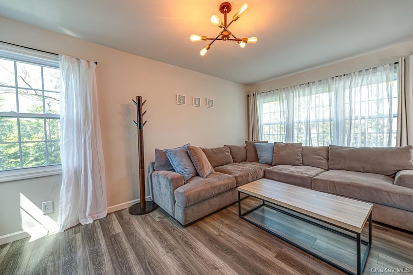 Ideally situated in the heart of Hampton Bays with walk-to- town - photo 19