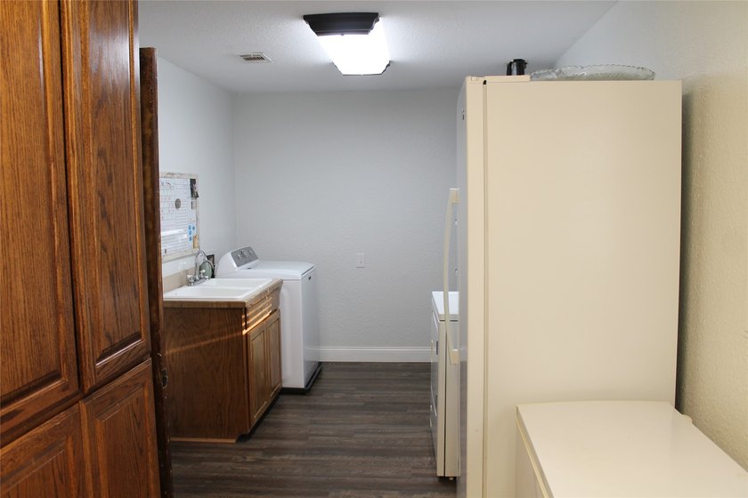 Come discover the charm and versatility of this beautiful - photo 20