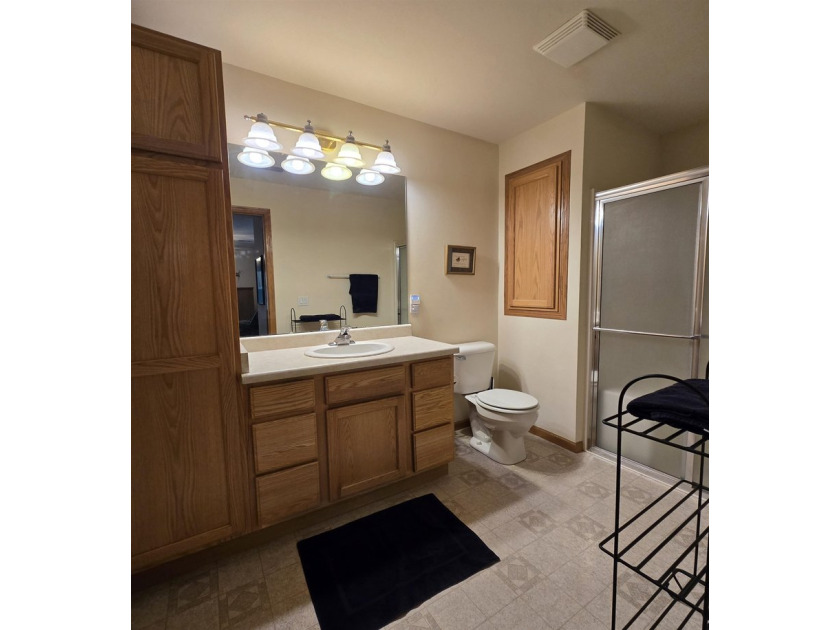 Discover your new home in this charming third floor condo - photo 20