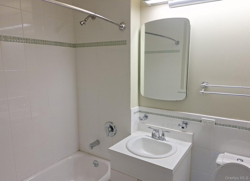 1 Bedroom co-op style apartment in the beautiful General Colin - photo 11