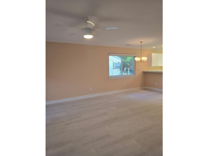 Beautifully maintained 3-bedroom, 2-bath corner-unit townhome in - photo 13